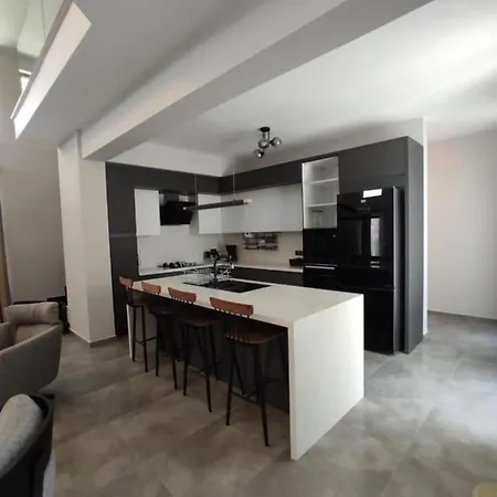 Super Delux 6-Bed Villa Brave Villa