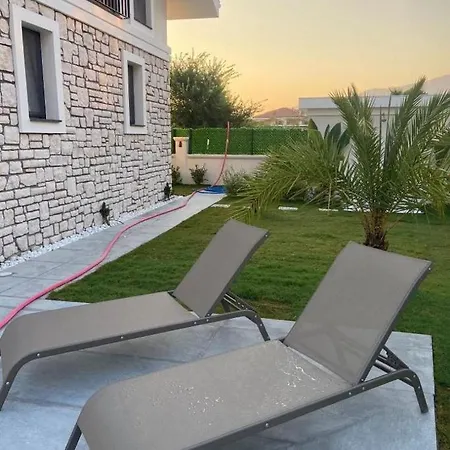 Villa Super Delux 6-Bed Villa Brave