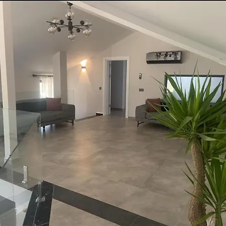 Super Delux 6-Bed Villa Brave Villa *