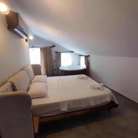 Villa Super Delux 6-Bed Villa Brave